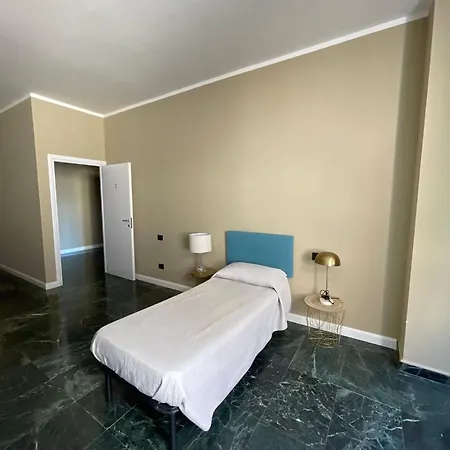 Piazza Duomo Al 55 3* 沃盖拉